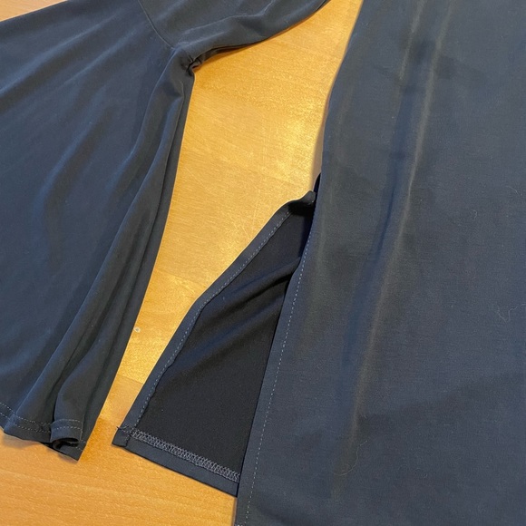 Jolie Los Angeles Bell Sleeve Top - Picture 3 of 7